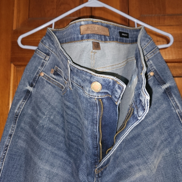 Judy Blue Women's Blue Jeans - Picture 5 of 8